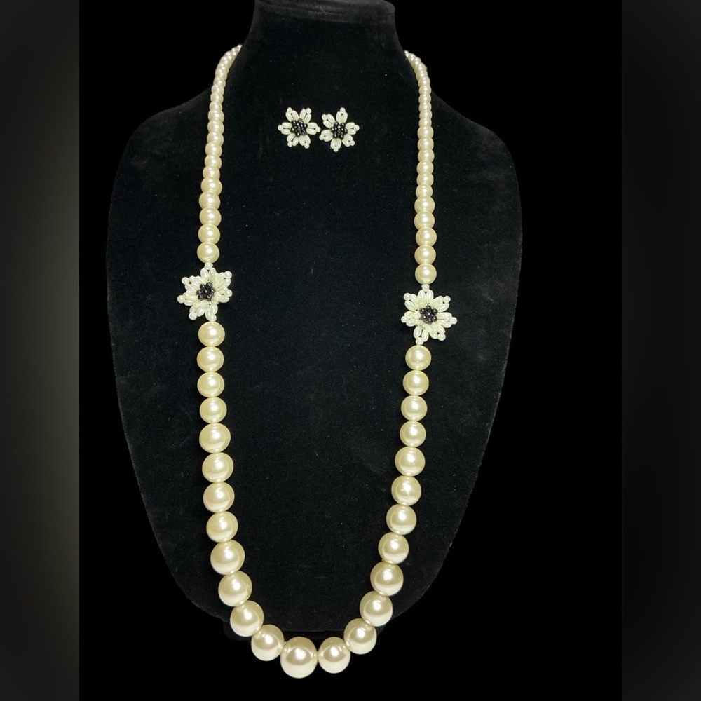 Kim Rogers Cream Pearl Jewelry Set - Picture 2 of 3
